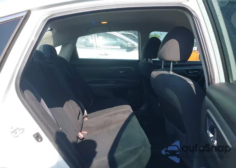 2015 Nissan Altima 2.5 S z USA, uszkodzony, nr VIN 1N4AL3AP2FC418047